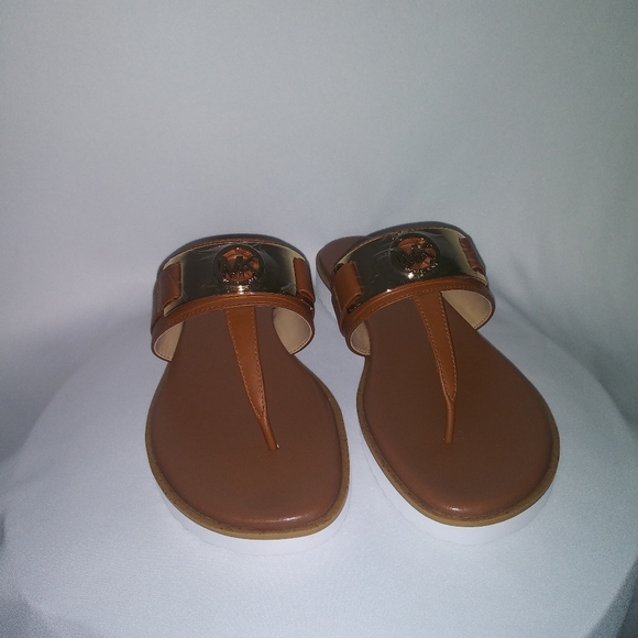 Michael Kors sandals Briar Thong Slide Sandals - Picture 4 of 8